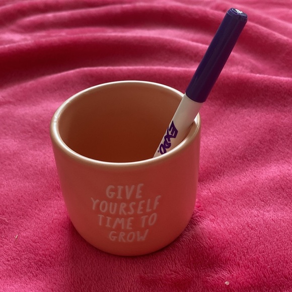 Mini Ceramic Planter with drainage hole - Picture 5 of 5